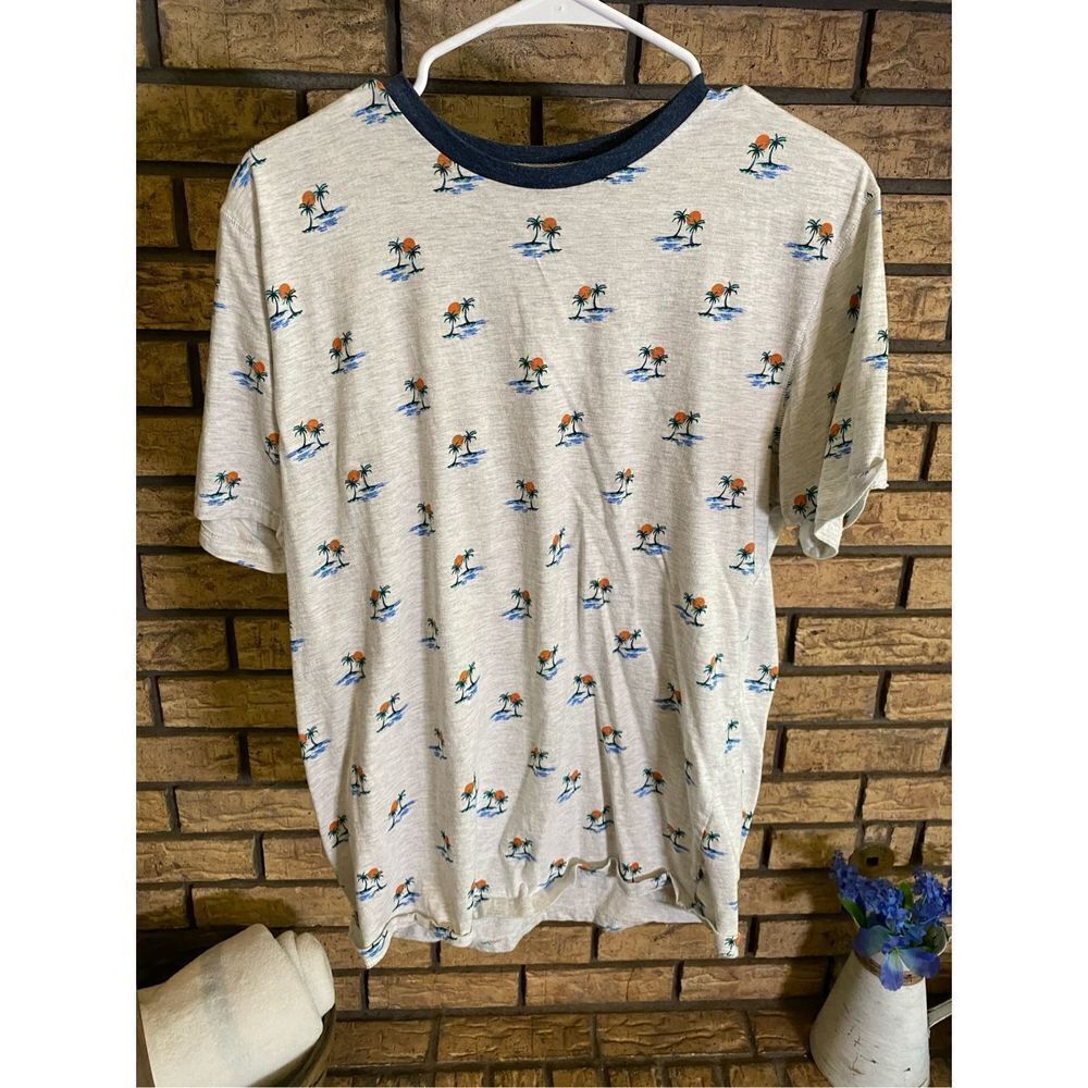 Free Planet Men’s Tee‎